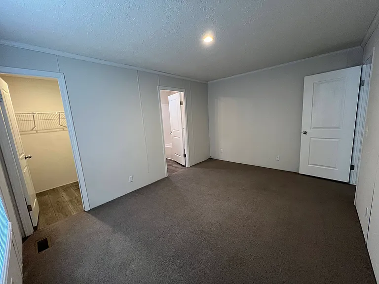 38000 Le Chateau Blvd #448 — Photo 20