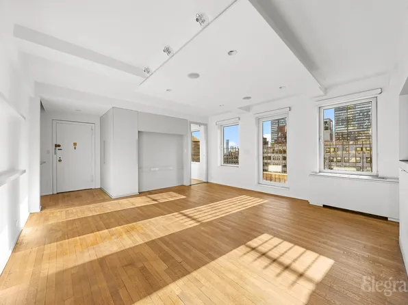 400 East 52nd Street image 1 of 8
