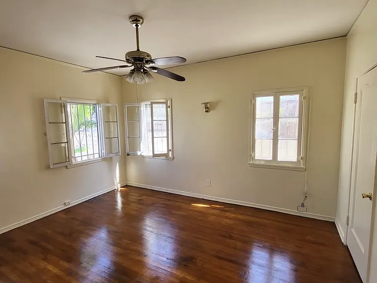 1820 S Wilton Pl — Photo 2