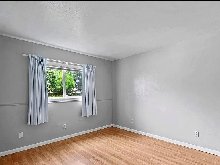 4469 Holly Tree Rd — Photo 5