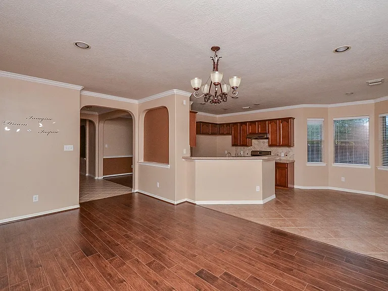 4019 Jade Cove Ln — Photo 7