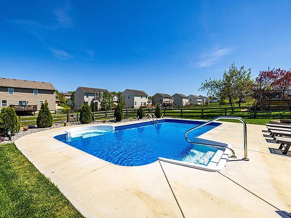4th image of 6150 Zoellners Pl