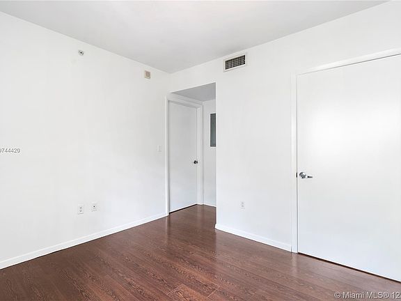 5th image of 435 21st St #217