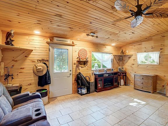 5th image of 9427 Winding Ln