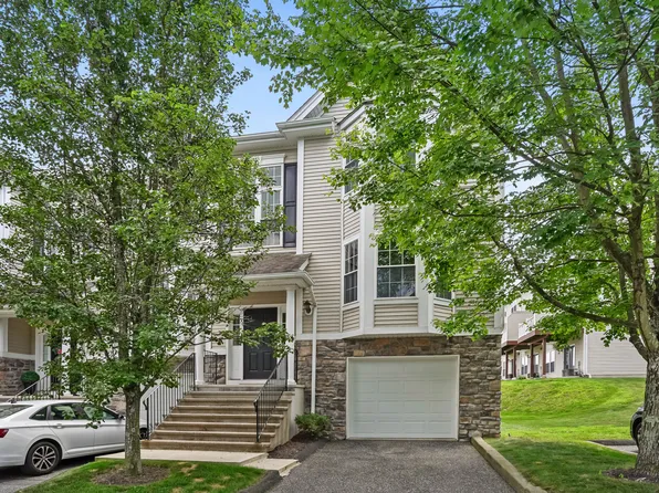 1105 Sienna Drive #1105, Danbury, CT 06810