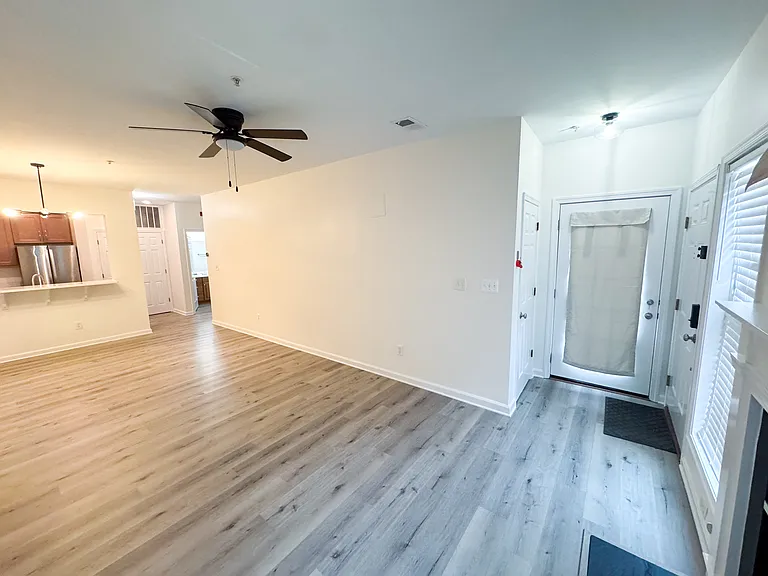 4652 Lawton Way — Photo 5