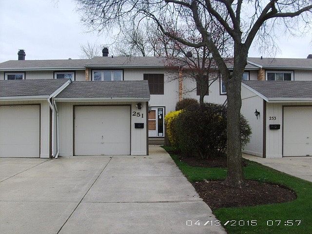 1st image of 251 Edgewater Dr