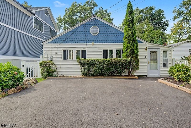 1st image of 13 SPRUCE PLACE