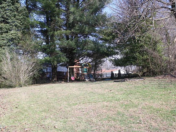 4th image of 311 Magnolia Dr