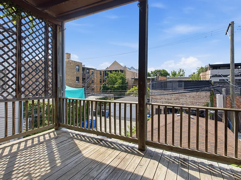 1213 W Addison St #1 — Photo 10