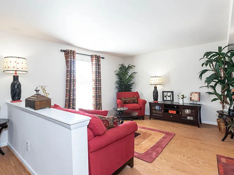 Mariner's Cove Apartment Homes — Photo 8