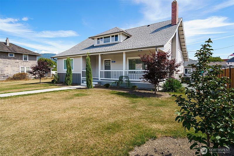 2nd image of 8387 Dyer Street