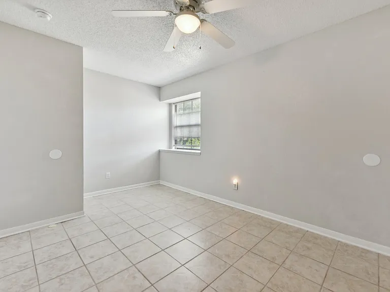3217 Honeysuckle Dr — Photo 20