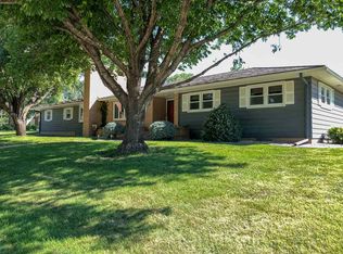 404 Carlyle St, Alma, NE 68920