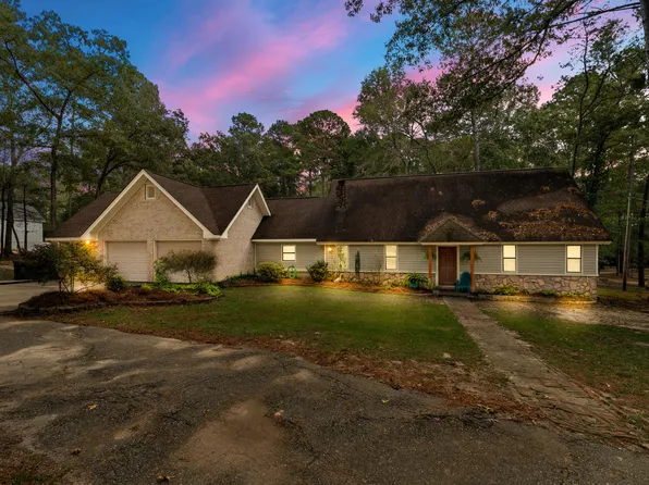 92 Merchant Cir, Ellisville, MS 39437