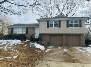 8707 Ward Pkwy, Kansas City, MO 64114