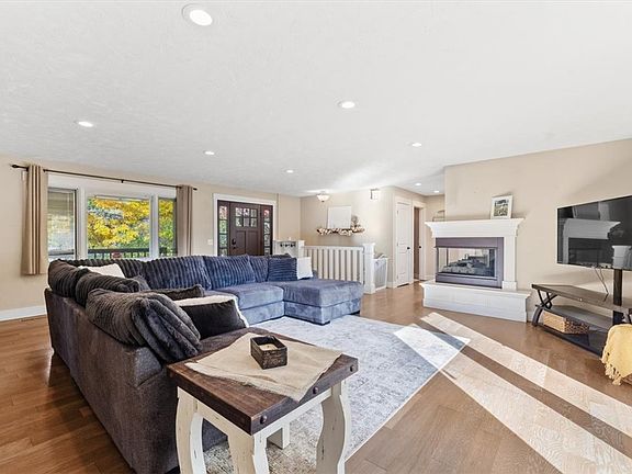 3rd image of 3205 Flamingo Way