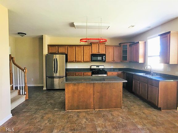 2nd image of 129 Keswick Manor Dr #70