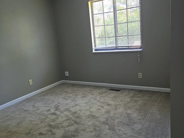 235 Meadow Glen Dr — Photo 15