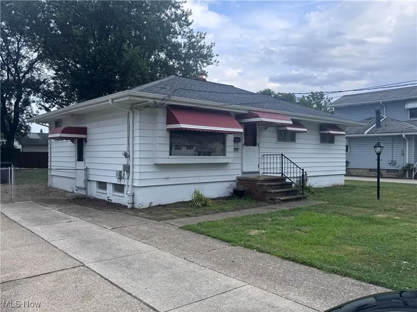 6381 Smith Rd, Brookpark, OH 44142
