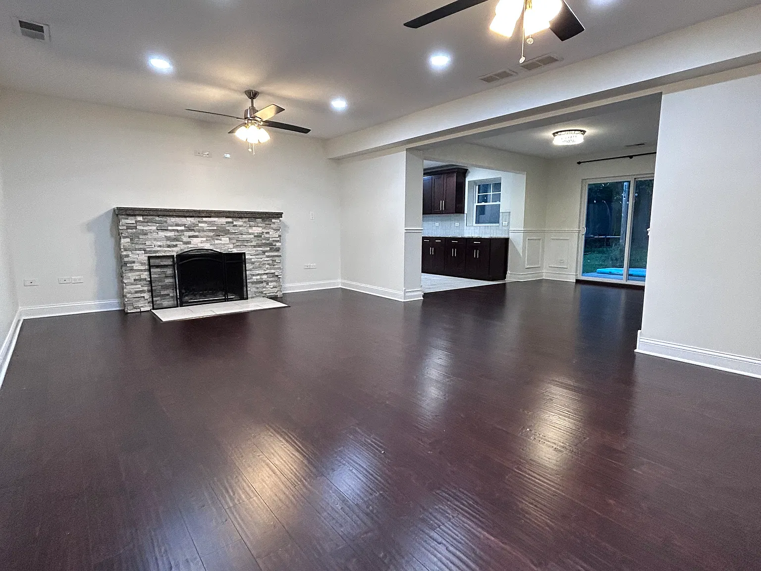 3 bed, 2186 sqft, $3,300 — Photo 3