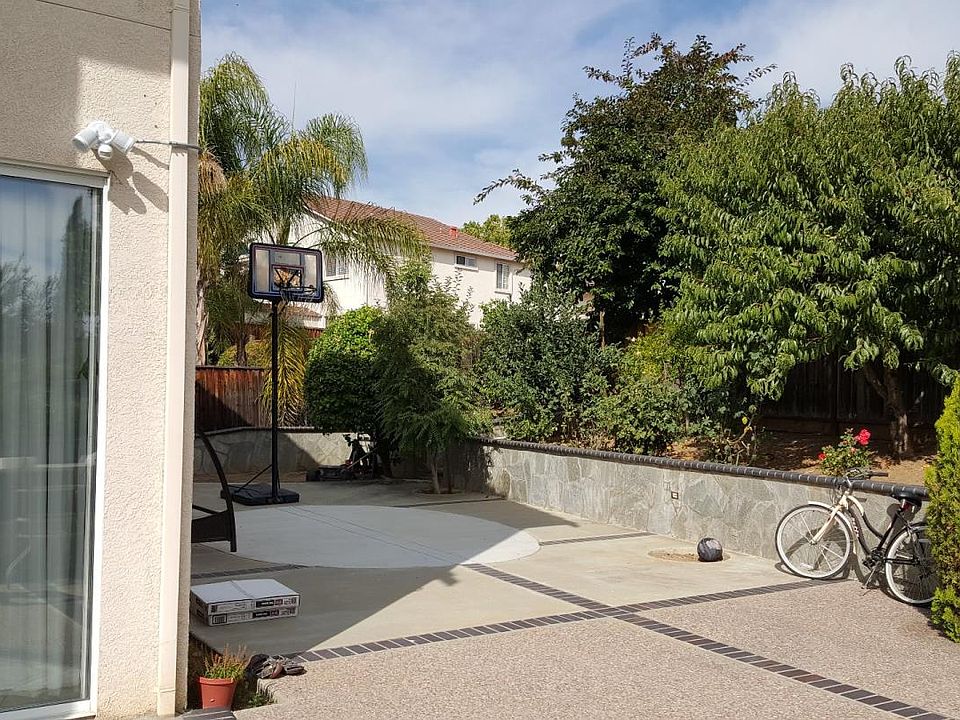 2nd image of 4570 Carasco Way