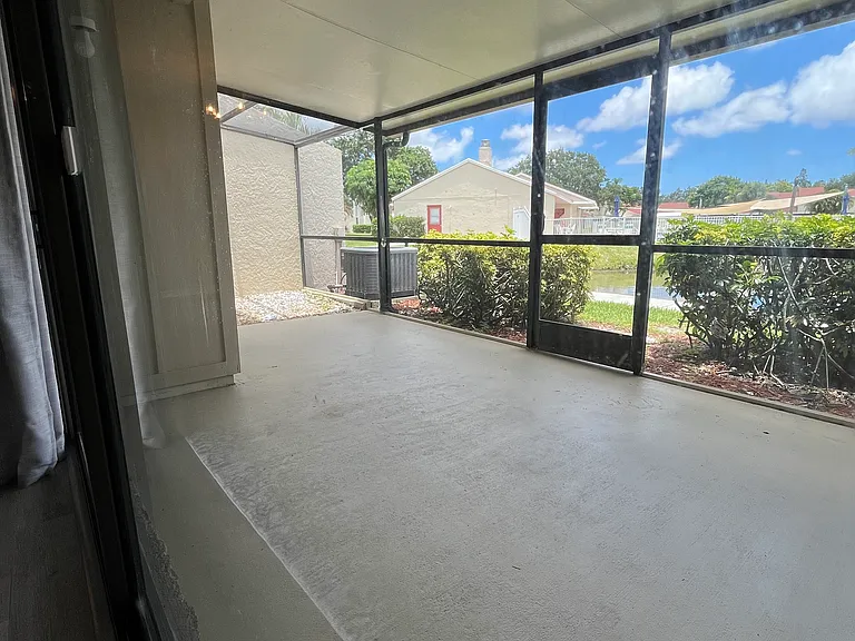 1580 SW Crossing Cir — Photo 18