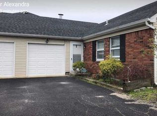 24 Springmeadow Dr, Kings park, NY 11754