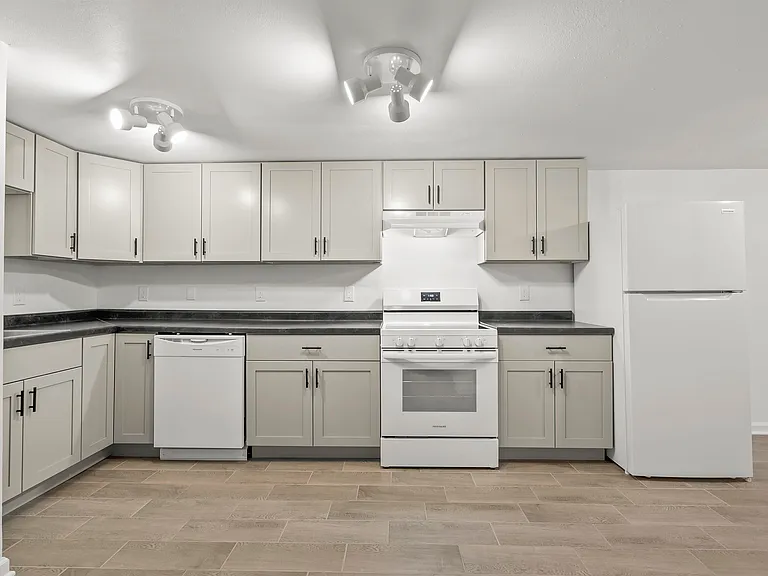 8011 University Ave — Photo 3