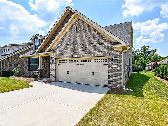 3rd image of 2399 Glenkirk Dr