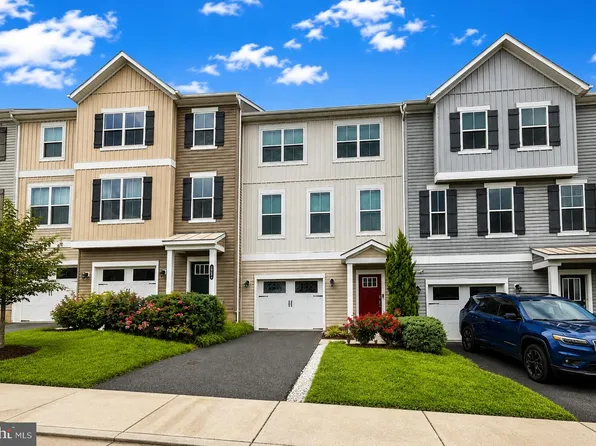 4811 Hicks Dr, Fredericksburg, VA 22408