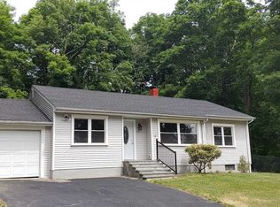 27 Peters Rd, Hopewell Junction, NY 12533