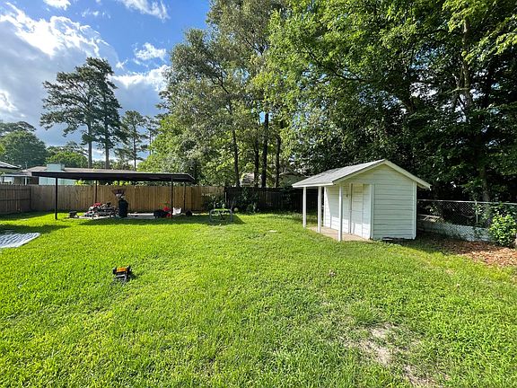 3rd image of 617 Shadywood Dr