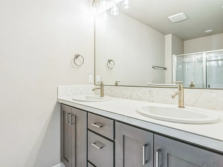 8457 SE Kinnaman St — Photo 14