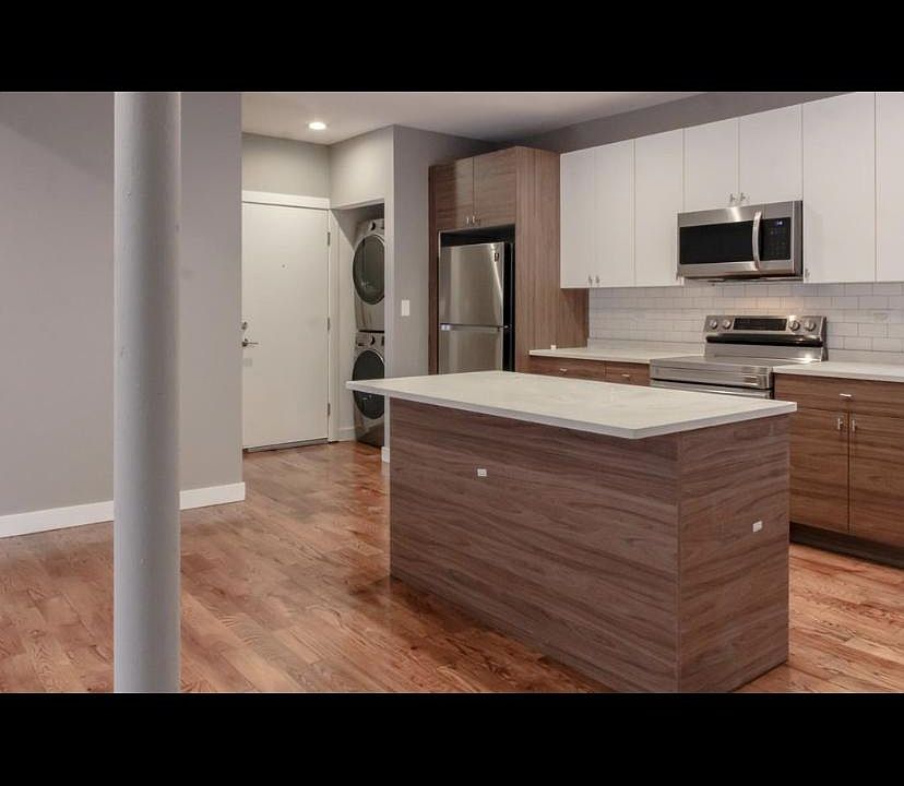 1st image of 4520 S Drexel Blvd #702