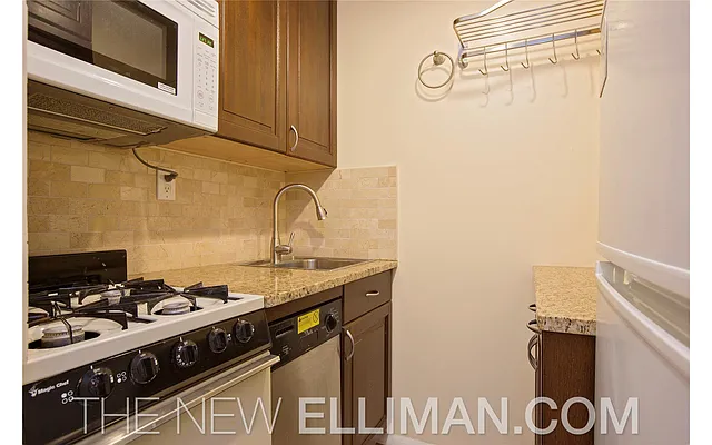 Rented by Douglas Elliman | media 20