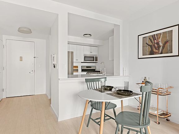 3rd image of 520 W 23rd St APT 5E
