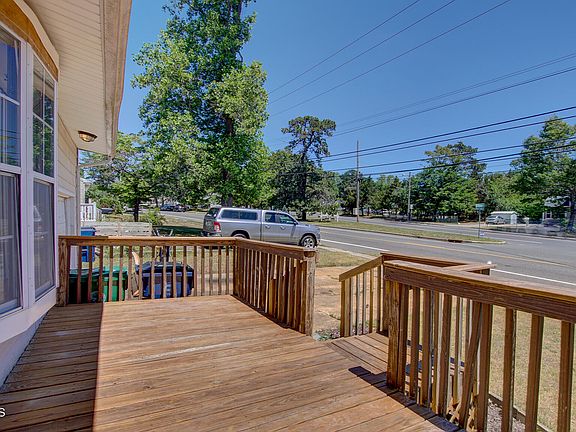 4th image of 39 Tilton Avenue