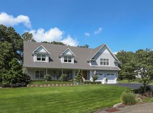 103 Lounsbury Rd, Trumbull, CT 06611