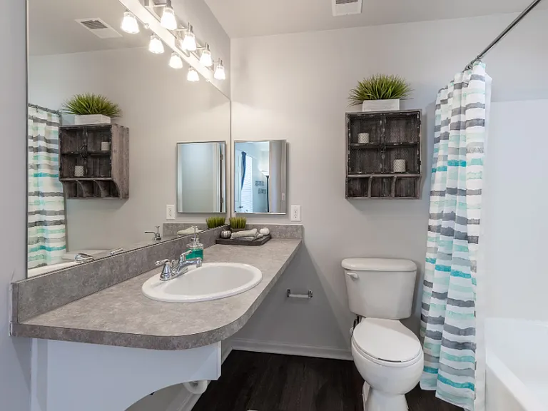 The Landings at Chandler Crossing - Student Living Priced per Bed — Photo 5
