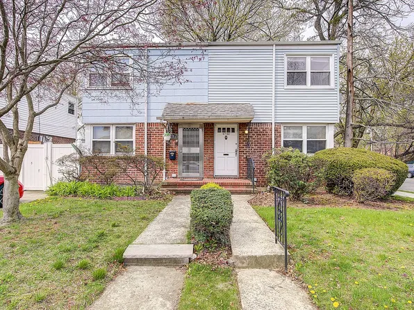 67-02 215th St, Oakland Gardens, NY 11364