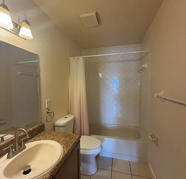 1915 Schlotter Cir #206 — Photo 20