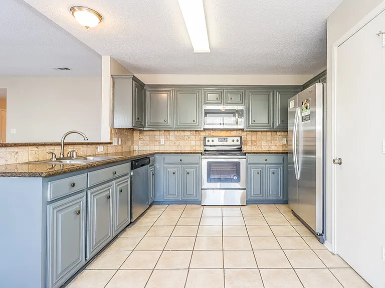617 Saint Eric Dr — Photo 6