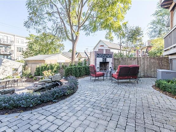 3rd image of 2910 Franklin Blvd