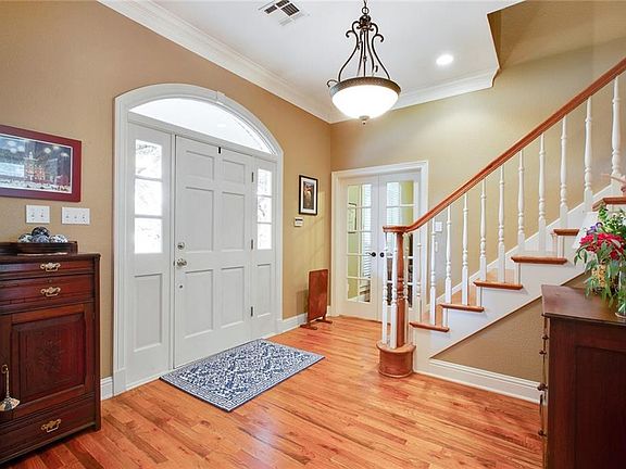 5th image of 106 Greentree Dr
