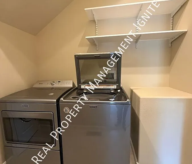2447 NW Shields Dr — Photo 14