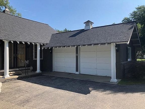 3rd image of 3536 Darcy Dr