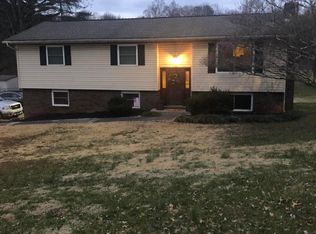 831 N Whispering Oak Cir, Powell, TN 37849