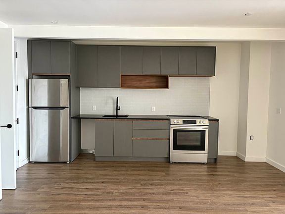 2nd image of 95-08 147th Pl #408
