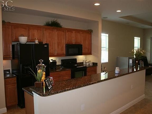 4th image of 10684 Camarelle Cir